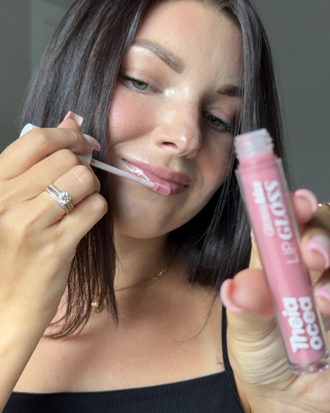 Glossy Kiss Lip Gloss