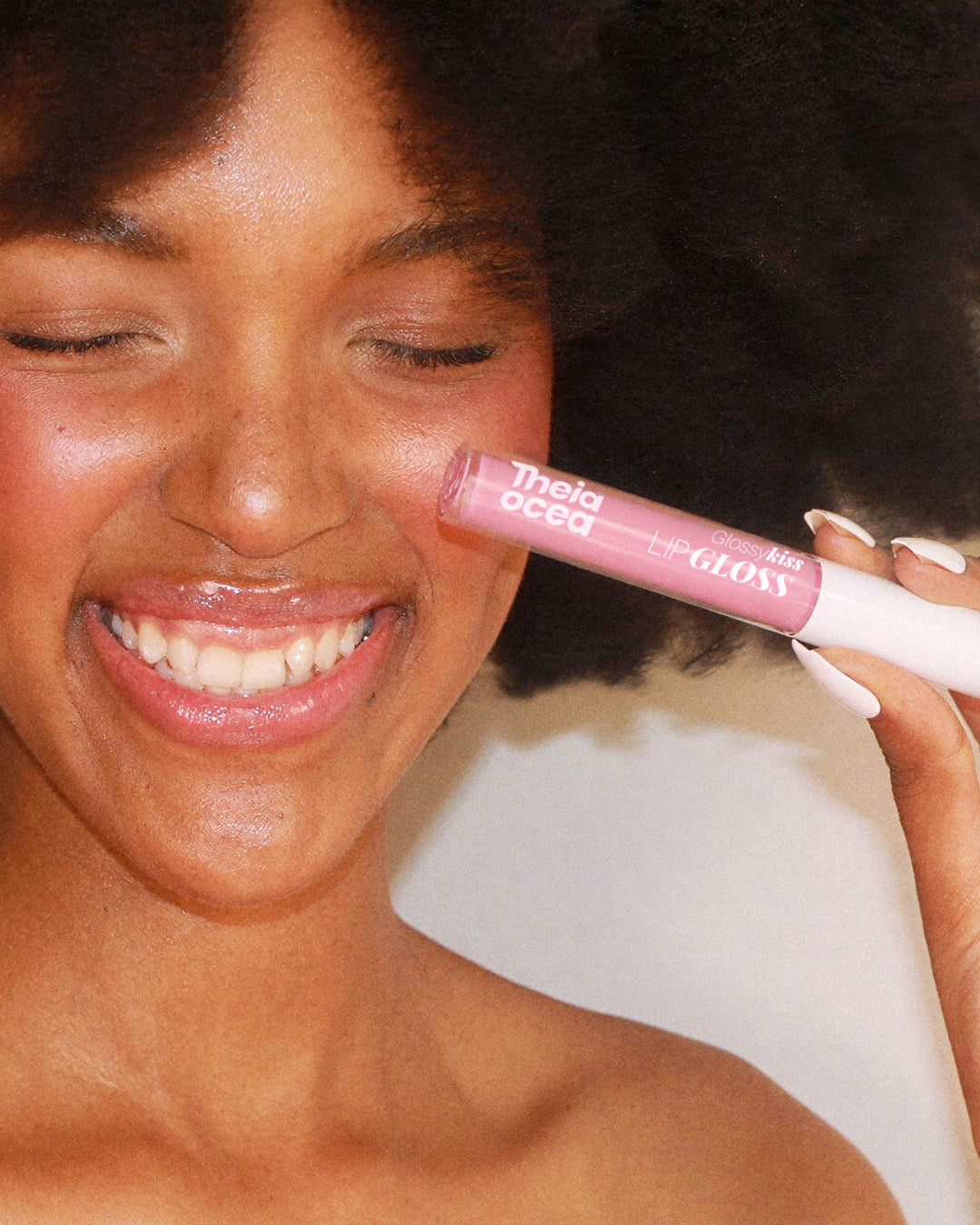 Glossy Kiss Lip Gloss