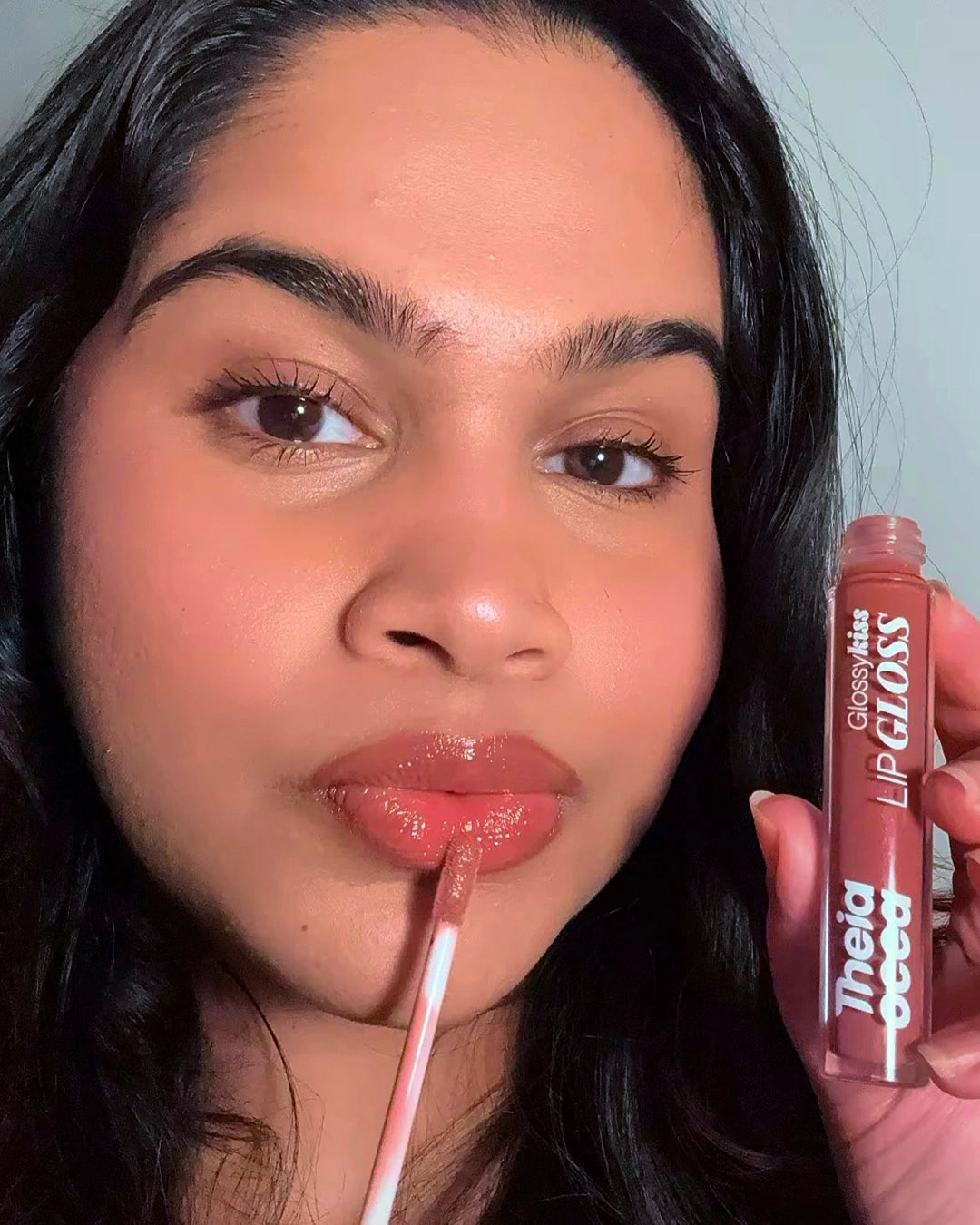 Glossy Kiss Lip Gloss